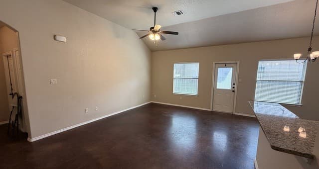 rental at 708  Saengerhalle Rd in New Braunfels, TX — photo 5