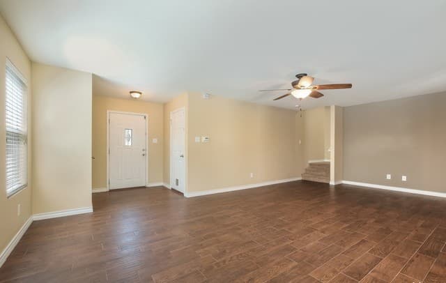 rental at 12427  Silver Mine in San Antonio, TX — photo 4