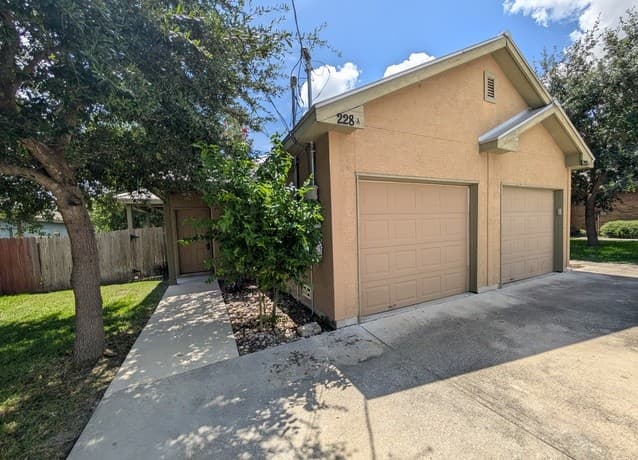 rental at 228  Anne Louise Dr Unit A in New Braunfels, TX — photo 1