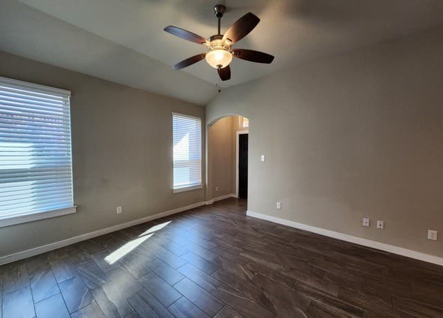 rental at 549  Creekside Frst in New Braunfels, TX — photo 1