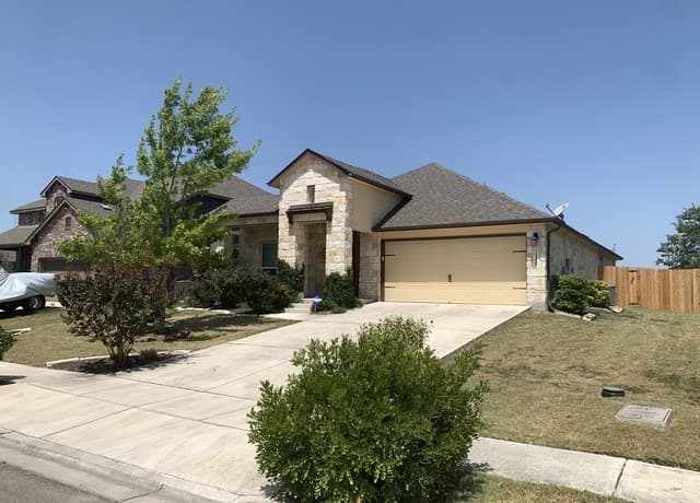 rental at 1337 Lauren St in New Braunfels TX