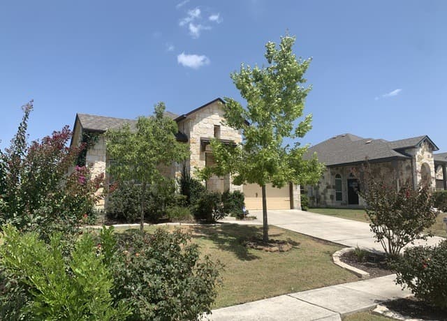 rental at 1337  Lauren St in New Braunfels, TX — photo 2