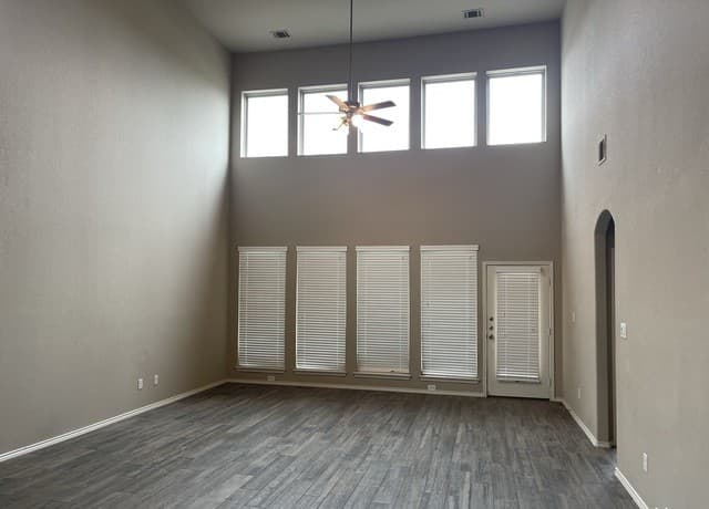 rental at 14366  Palomino Pl in San Antonio, TX — photo 2