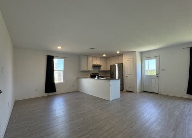 rental at 14803  Brandy Bnd in San Antonio, TX — photo 4