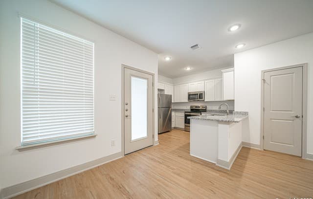 rental at 13513  Tulipwood Nook Unit 102 in San Antonio, TX — photo 5
