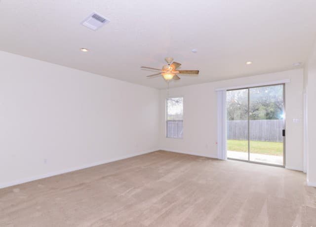 rental at 20807  Coral Spur in San Antonio, TX — photo 4