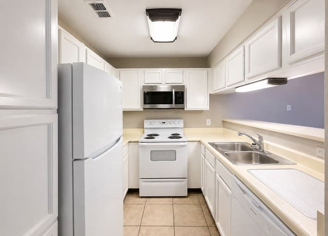 rental at 10527  Perrin Beitel Rd Unit D-206 in San Antonio, TX — photo 4