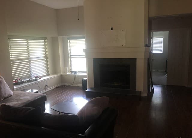 rental at 8515  Maple Ridge Dr in San Antonio, TX — photo 2