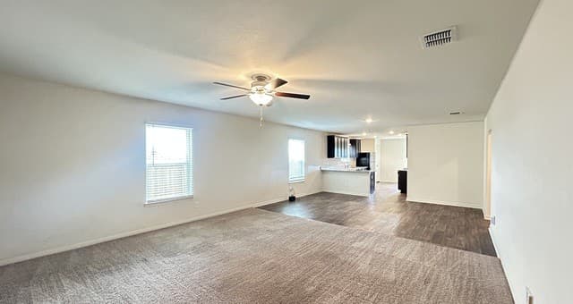 rental at 15115  Harbor Lndg in Von Ormy, TX — photo 4