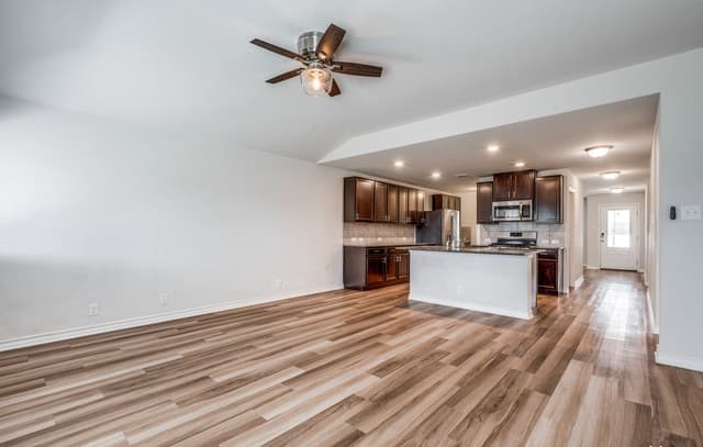 rental at 8927  Taylor Grv in San Antonio, TX — photo 4