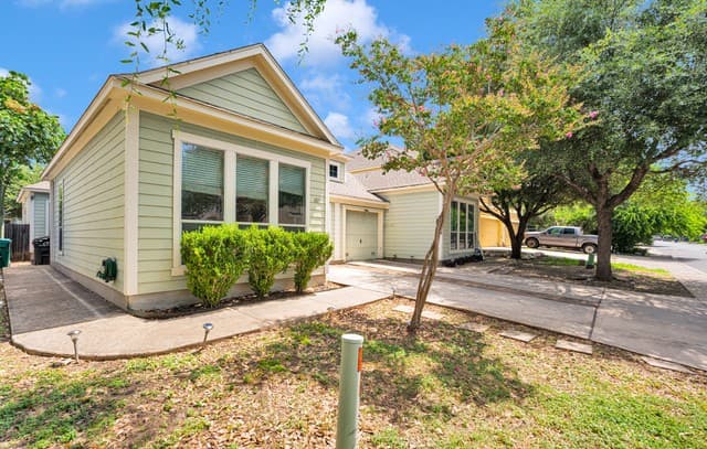 rental at 6819  Terra Rye in San Antonio, TX — photo 2