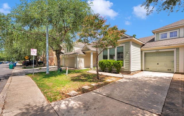 rental at 6819  Terra Rye in San Antonio, TX — photo 3