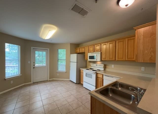 rental at 3143  Douglas Fir Dr in New Braunfels, TX — photo 5
