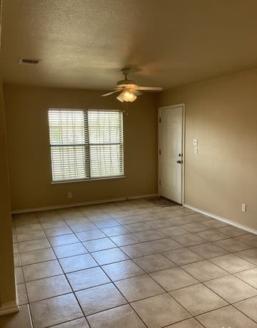 2-bedroom rental at 6358 W Commerce St in San Antonio, TX — photo 3