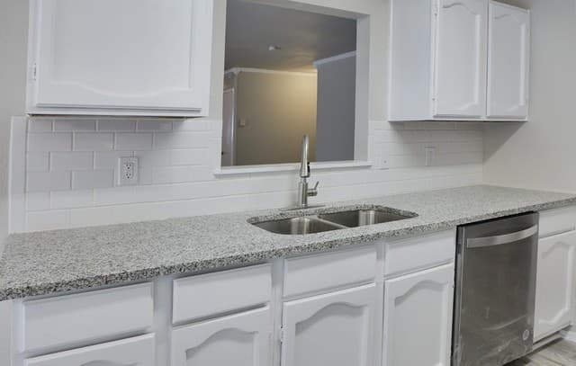 rental at 10318  Cone Hill Dr in San Antonio, TX — photo 4