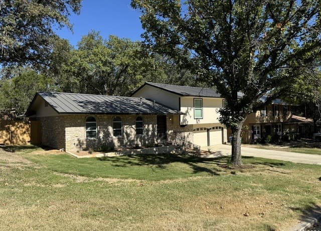rental at 1703  Searcy Dr in San Antonio, TX — photo 2