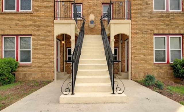 rental at 240  Claremont Ave in San Antonio, TX — photo 2