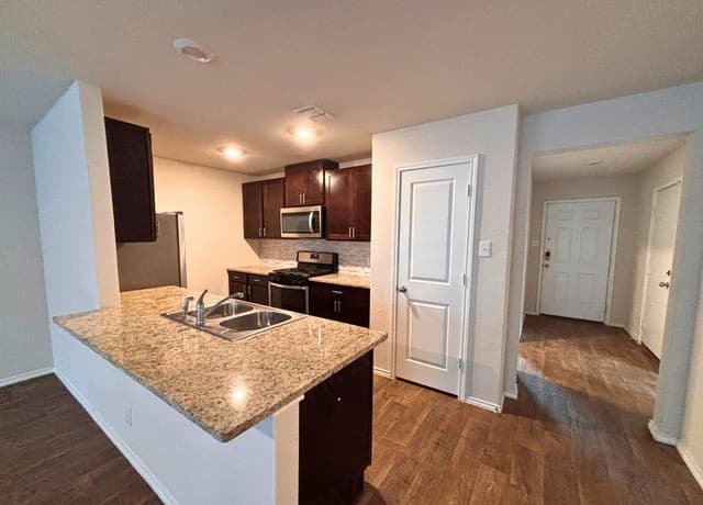 rental at 1070  Cozumel Emerald in San Antonio, TX — photo 3