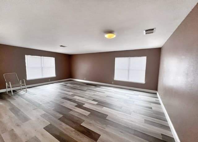 rental at 7338  Raintree Forest in San Antonio, TX — photo 4