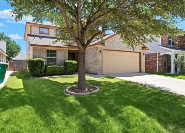 rental at 10318  Pinehurst Run in San Antonio, TX — photo 2