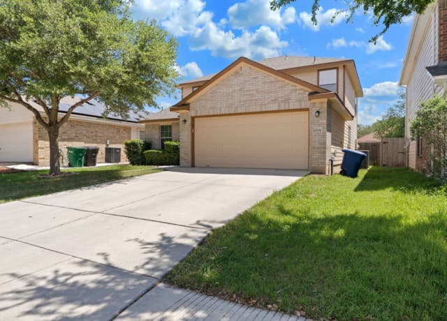 rental at 10318  Pinehurst Run in San Antonio, TX — photo 3