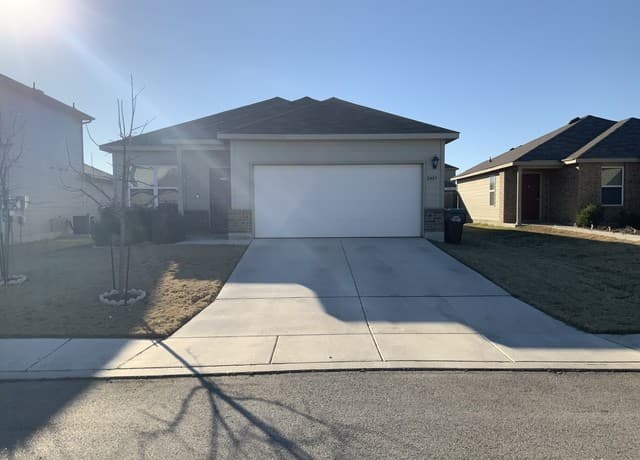 rental at 2409  Key Hole view in Converse, TX — photo 1