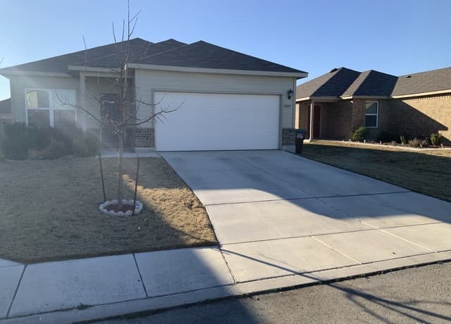 rental at 2409  Key Hole view in Converse, TX — photo 2