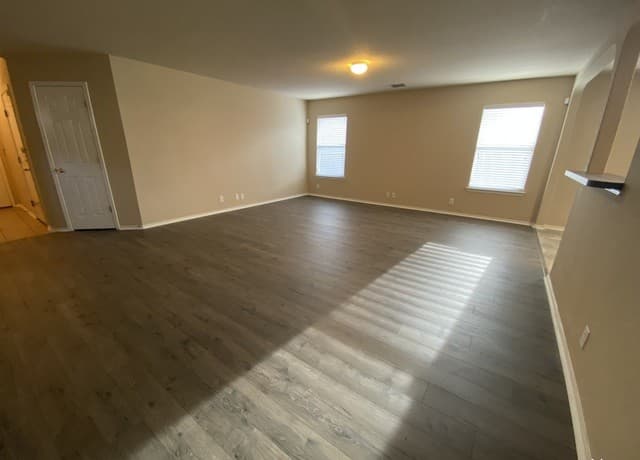 rental at 7811  Fort Allen in San Antonio, TX — photo 3