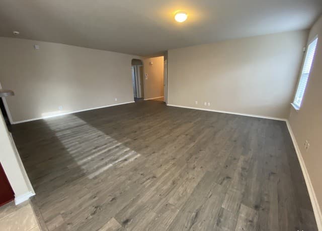 rental at 7811  Fort Allen in San Antonio, TX — photo 4