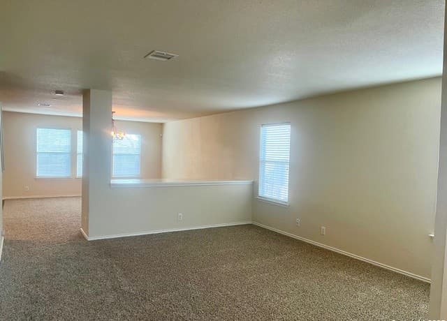 rental at 1522  Range Finder in San Antonio, TX — photo 3