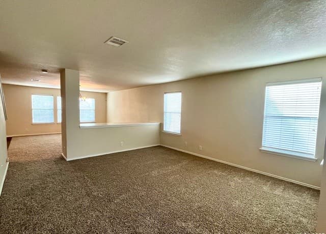rental at 1522  Range Finder in San Antonio, TX — photo 5