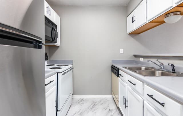 rental at 10527  Perrin Beitel Rd Unit B209 in San Antonio, TX — photo 2