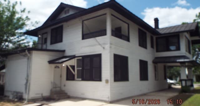 rental at 940 W Mulberry in San Antonio, TX — photo 2