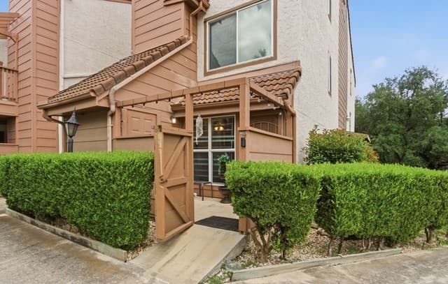 rental at 4107  Medical #8102 in San Antonio, TX — photo 1