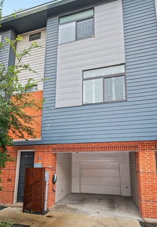 rental at 1606 N Hackberry Unit UNIT 102 in San Antonio, TX — photo 5