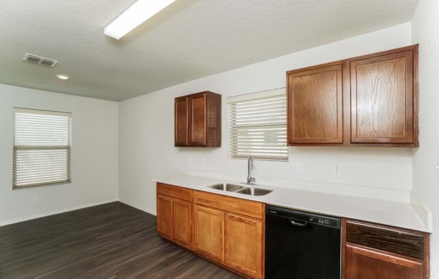 rental at 1423  Durango Run in San Antonio, TX — photo 1
