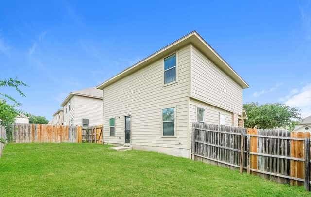 rental at 1423  Durango Run in San Antonio, TX — photo 5