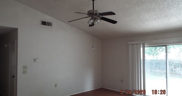 rental at 7810  Lazy Forest in Live Oak, TX — photo 2