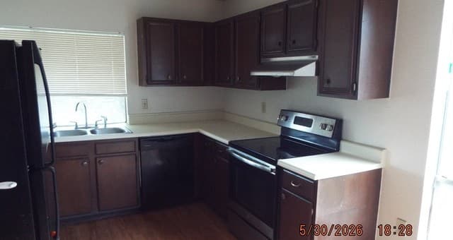 rental at 7810  Lazy Forest in Live Oak, TX — photo 5