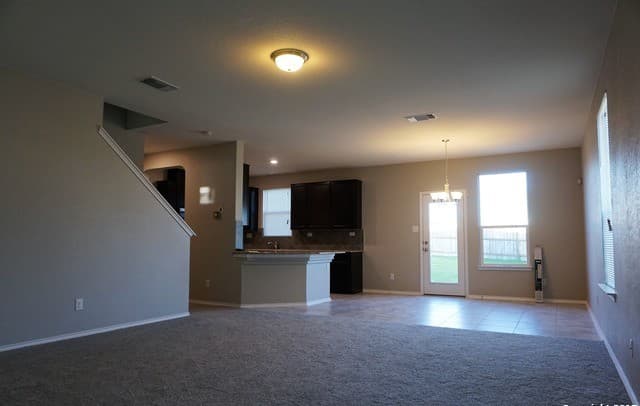 rental at 2610  Green Leaf Way in San Antonio, TX — photo 3