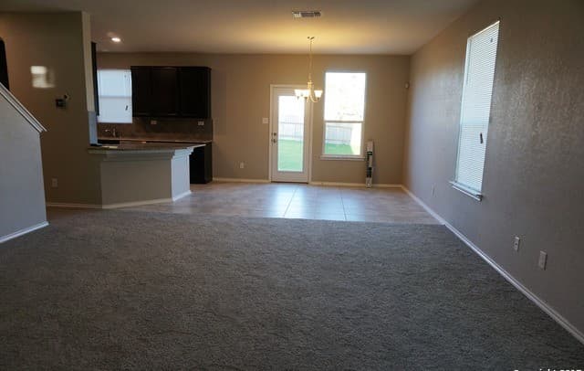 rental at 2610  Green Leaf Way in San Antonio, TX — photo 4
