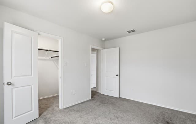 rental at 2950  Wentwood Run in San Antonio, TX — photo 3