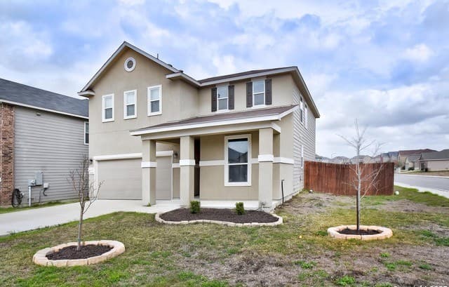 rental at 3302  Uresti Flds in Converse, TX — photo 2