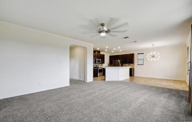 rental at 3302  Uresti Flds in Converse, TX — photo 5