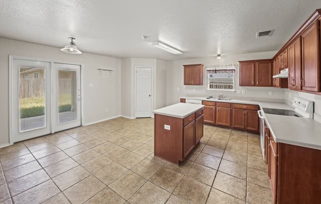 rental at 2127  Red Rock Crossing in San Antonio, TX — photo 4