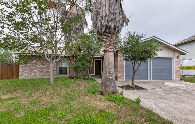 rental at 6991  Sunset Village in San Antonio, TX — photo 2
