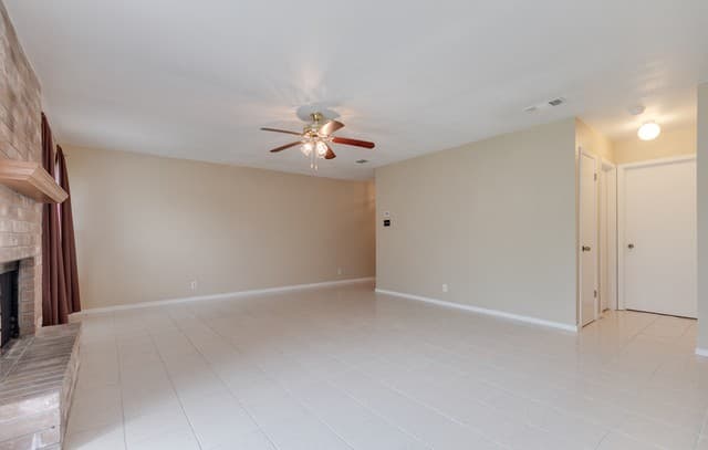 rental at 6991  Sunset Village in San Antonio, TX — photo 4