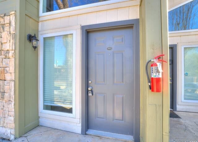 rental at 100  Lorenz Rd Unit 1501 in San Antonio, TX — photo 2