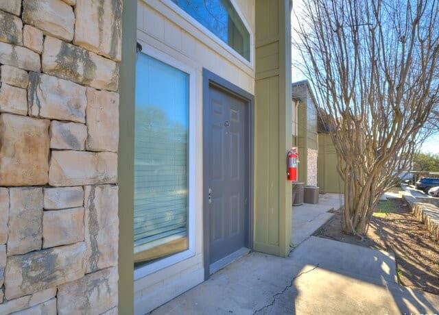 rental at 100  Lorenz Rd Unit 1501 in San Antonio, TX — photo 3