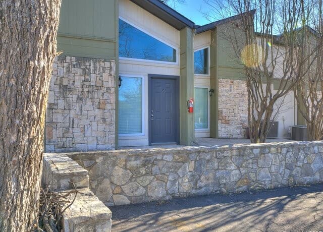rental at 100  Lorenz Rd Unit 1501 in San Antonio, TX — photo 4